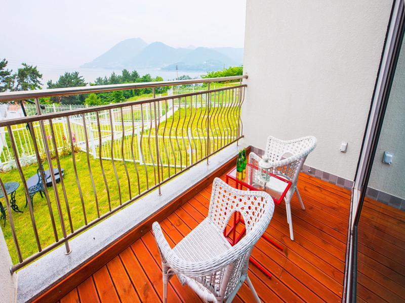 Sea & Pine Pension Namhae Exterior foto